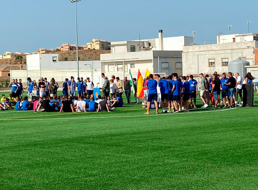 Nuevo césped artificial del campo municipal Los Pastores-Juan Gandiaga en Algeciras, Cádiz Image