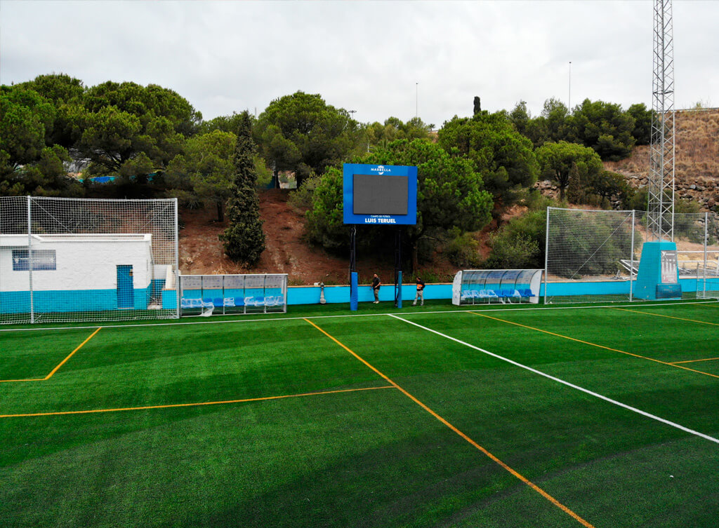 Sustitución del césped del campo de fútbol Luis Teruel en “Arroyo Primero” de Marbella. Image