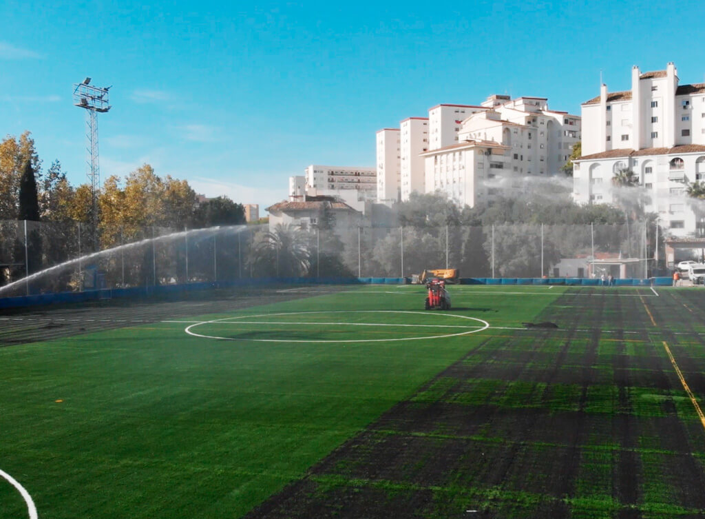 Sustitución del césped del campo de fútbol Luis Teruel en “Arroyo Primero” de Marbella. Image