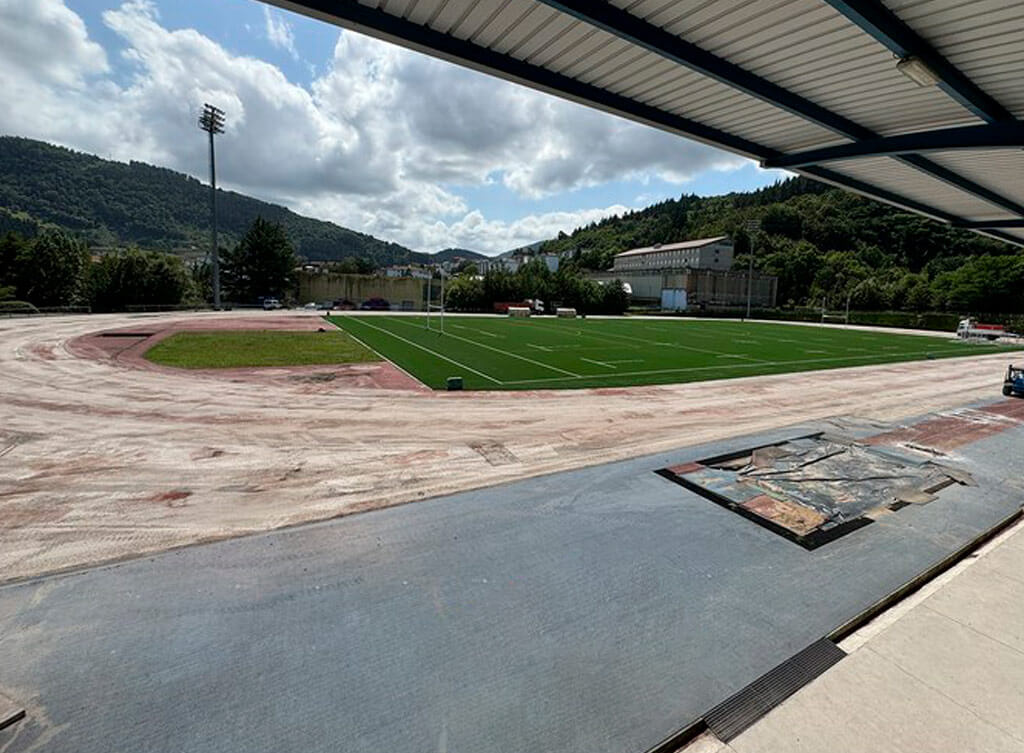 Renovación de la pista de atletismo de Mojategi en Arrasate, Guipúzcoa Image