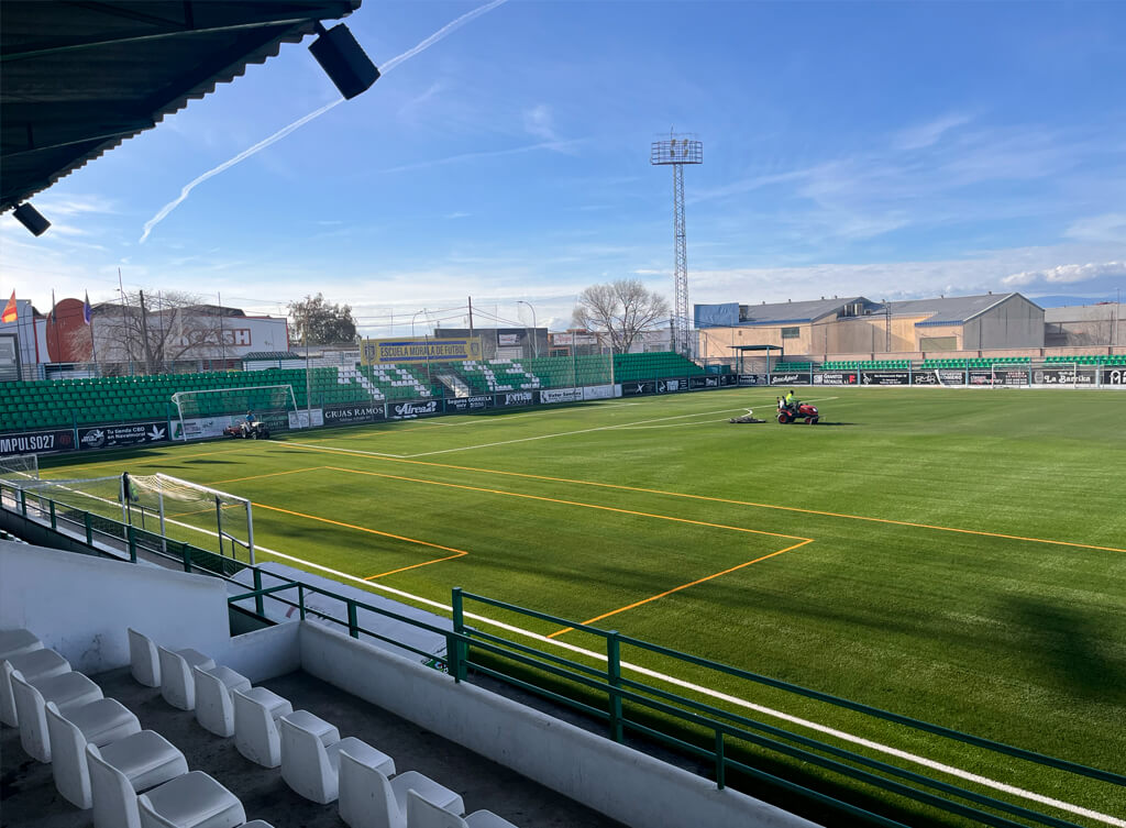 Nuevo terreno de juego en el estadio Oliver Torres de Navalmoral de la Mata (Cáceres) Image